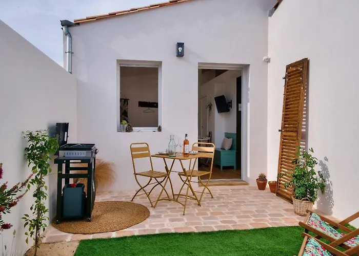 Studio Avec Terrasse A 250 Metres Du Port